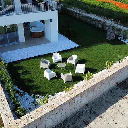 Villa Fronte Mare *